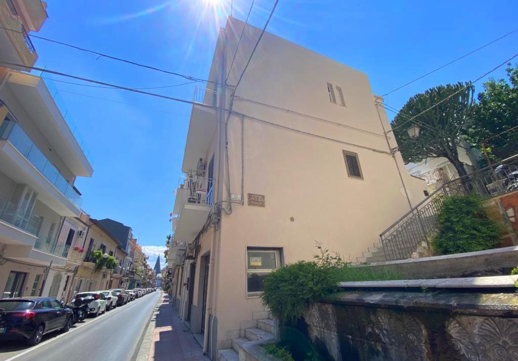 Casa Martina Apartment Giardini Naxos Exterior photo
